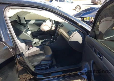 2015 Volkswagen Passat 1.8T Se из США, поврежденный, VIN 1VWBS7A35FC012413